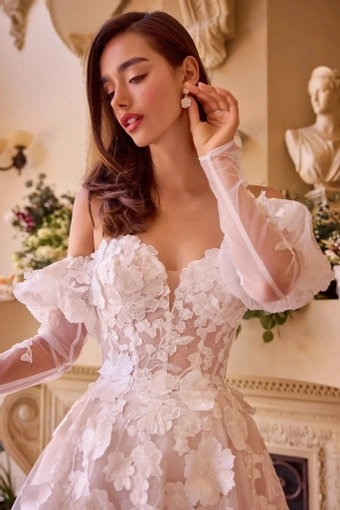 Andrea & Leo Couture WL017 #3 frontface vertical cropped thumbnail