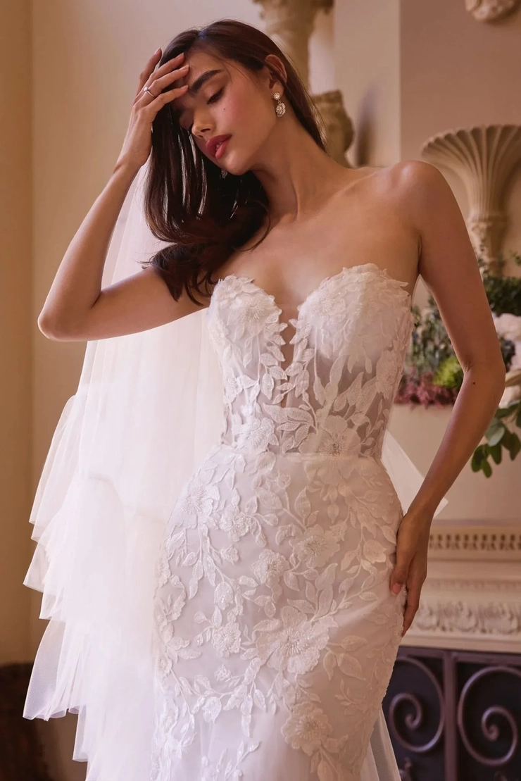 Andrea & Leo Couture Style #WL033 #1 frontface vertical cropped picture