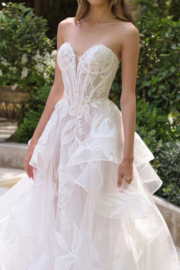 Andrea & Leo Couture - WL059 | Lex's of Carytown