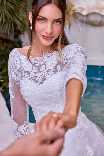 Ladivine by Cinderella Divine #J883W #2 frontface vertical cropped thumbnail