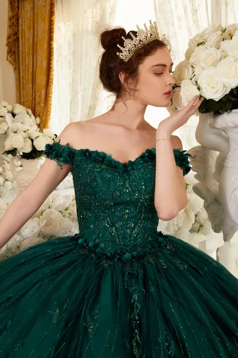 15704 #5 frontface vertical cropped thumbnail