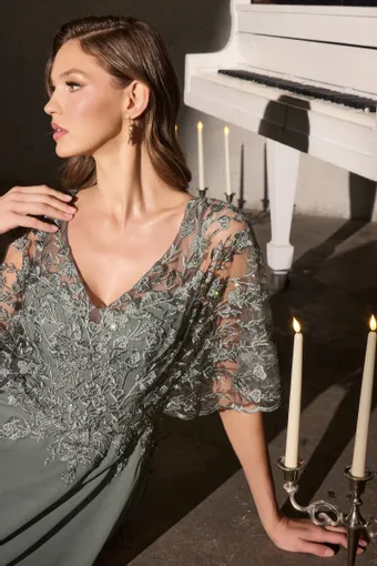 Hall #7 frontface vertical cropped thumbnail