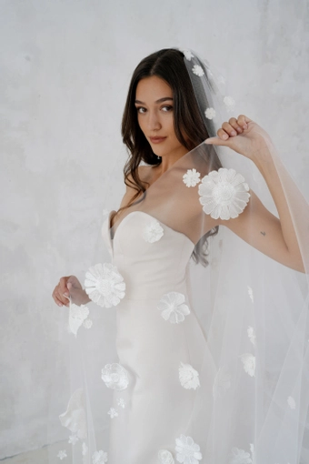 Botanica #4 frontface vertical cropped thumbnail