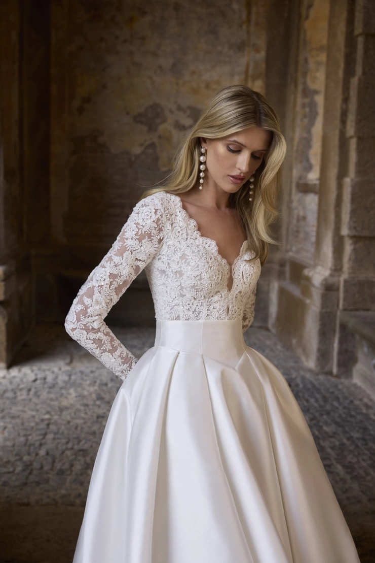 Veni Infantino Style #63215B #1 frontface vertical cropped picture