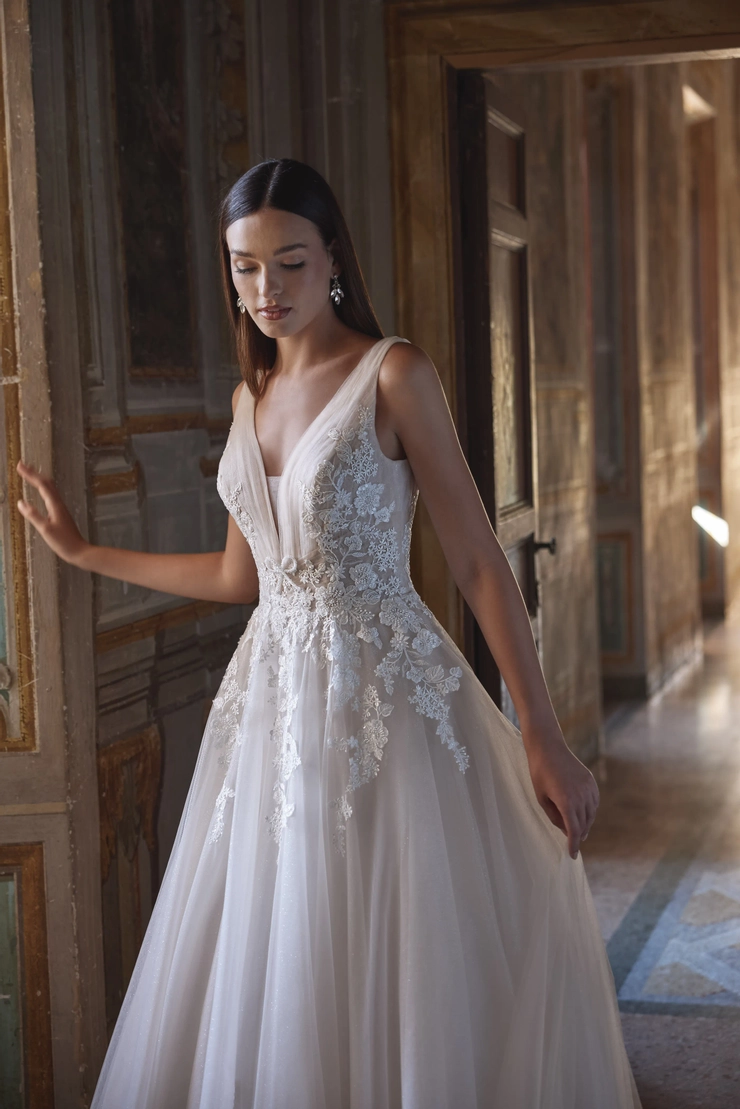 Veni Infantino Style #63229 #4 frontface vertical cropped picture