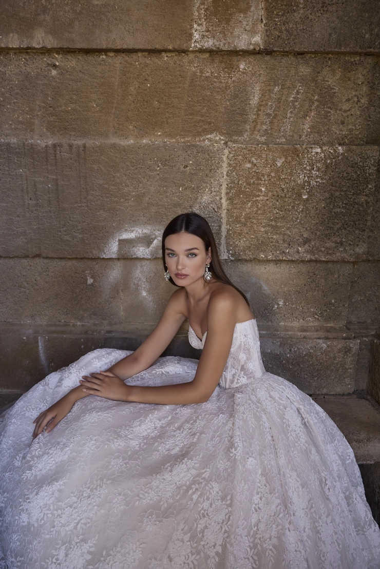 Veni Infantino Style #63241 #3 frontface vertical cropped picture