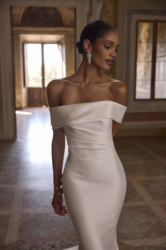 Veni Infantino Style #63259 #3 frontface vertical cropped thumbnail