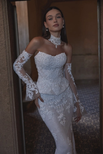 Veni Infantino 63276A #3 frontface vertical cropped thumbnail