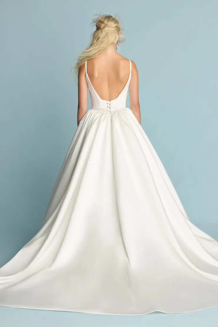 Lana #3 default backface vertical picture