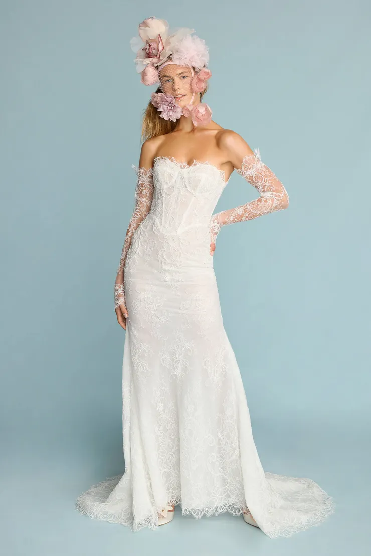 Brigitte #5 frontface vertical picture