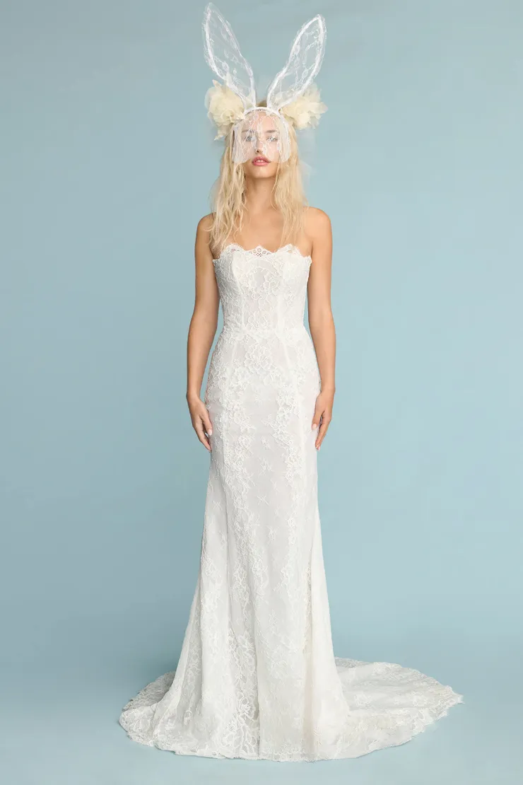 Sophia #7 frontface vertical picture