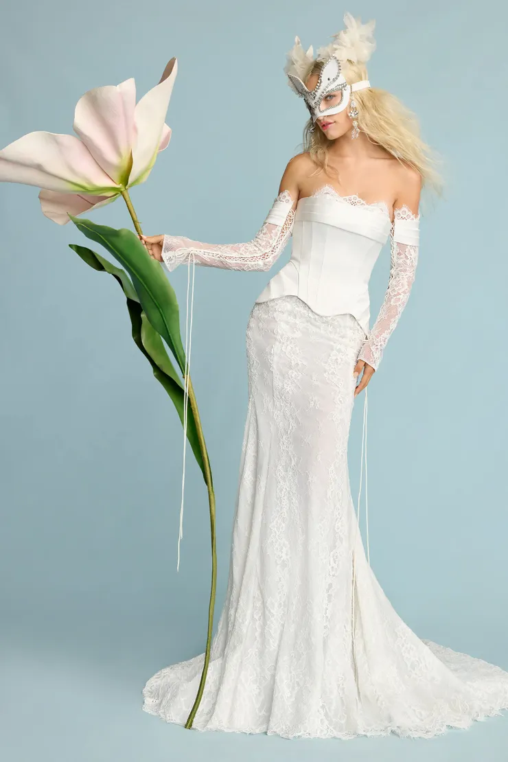 Sophia #4 frontface vertical picture