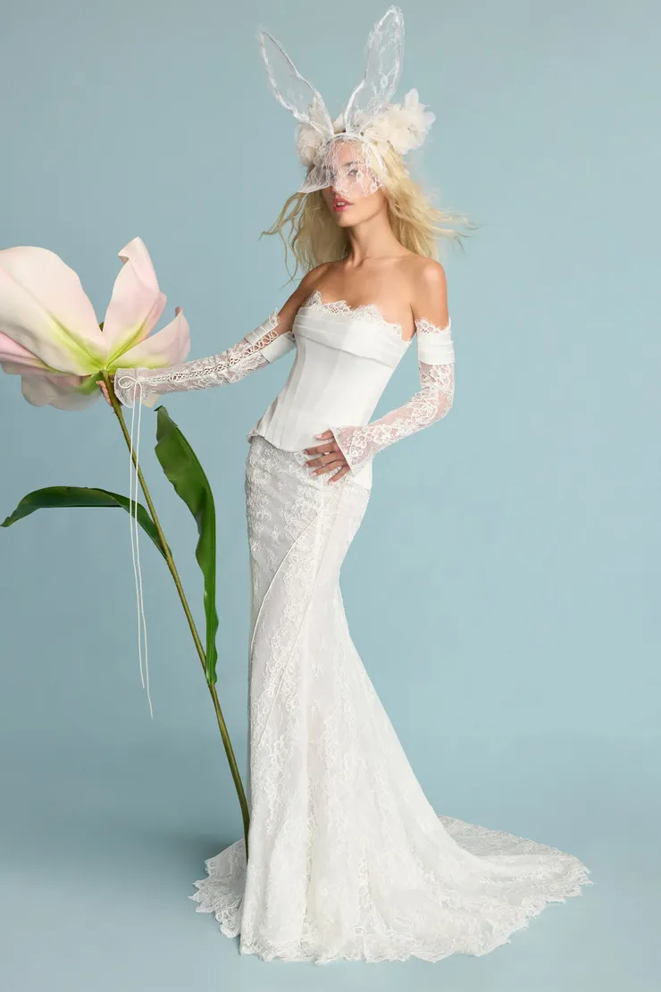 Sophia #5 frontface vertical picture