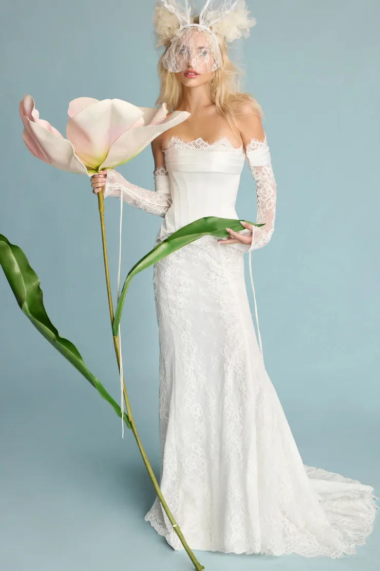 Sophia #6 frontface vertical picture