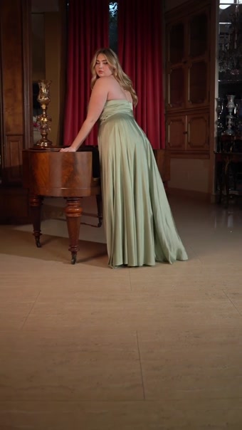 April #1 autoplay loop mute thumbnail