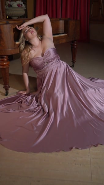 April #12 autoplay loop mute thumbnail