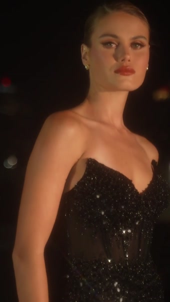 Aelin #8 autoplay loop mute thumbnail