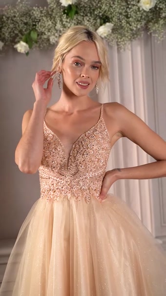 Evelina #11 autoplay loop mute thumbnail