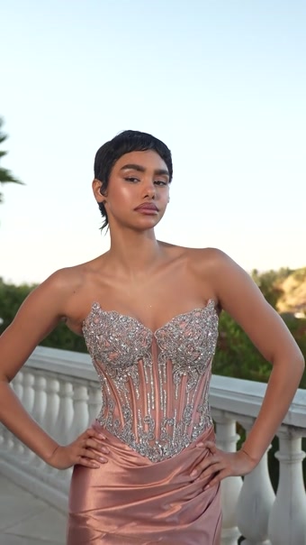 Gala #28 autoplay loop mute thumbnail