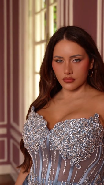 Gala #1 autoplay loop mute thumbnail