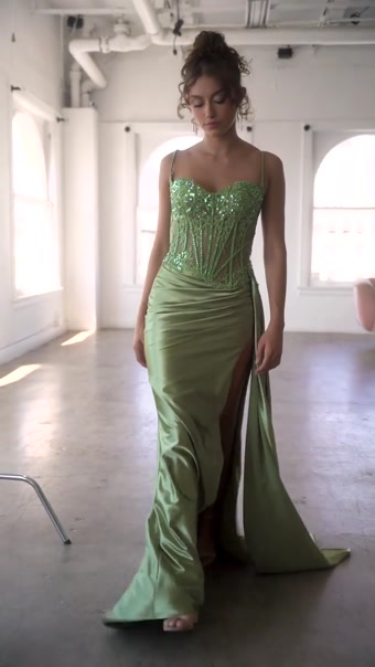 Alice #27 autoplay loop mute thumbnail