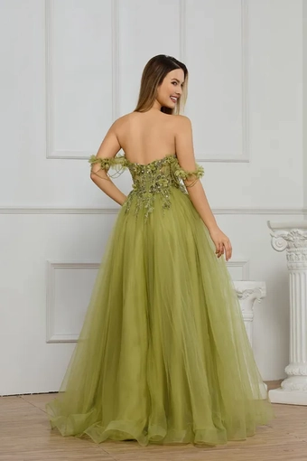 Cecilia Couture 8001 #4 default backface vertical thumbnail