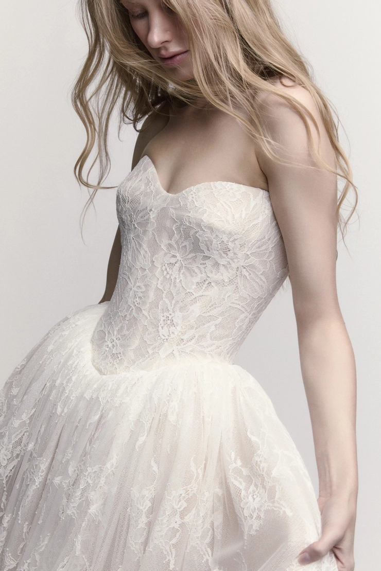 Willowby Hazel 56153 #10 frontface vertical cropped picture