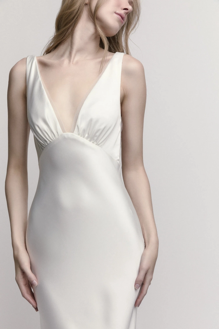 Willowby Louisa 56318 #4 frontface vertical cropped picture