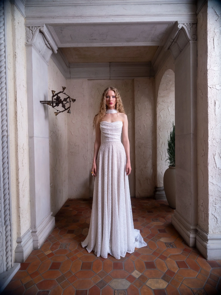 Willowby Flossie 56610 #1 frontface vertical picture