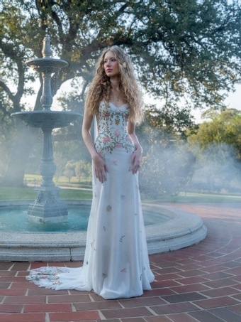 Willowby 56710 #3 frontface vertical thumbnail