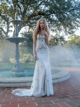 Willowby 56710 #0 default frontface vertical thumbnail