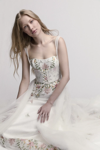 Willowby 56711 #10 frontface vertical cropped thumbnail