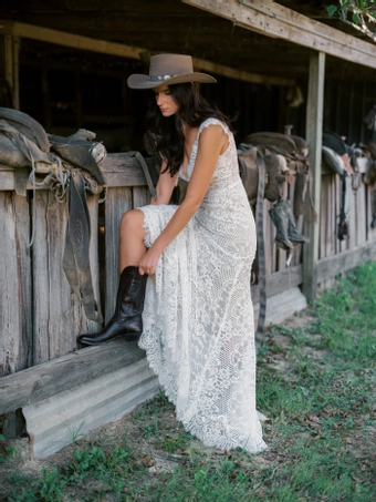 Locket Pilar #16155 #2 frontface vertical thumbnail