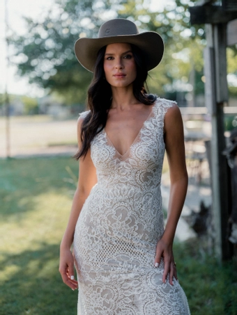 Locket Pilar #16155 #12 frontface vertical cropped thumbnail