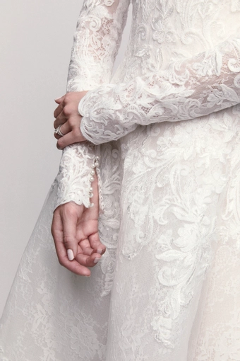 Locket Verona with Sleeves #16156 #17 frontface vertical cropped thumbnail