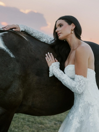 Locket Verona with Sleeves #16156 #18 frontface vertical cropped thumbnail