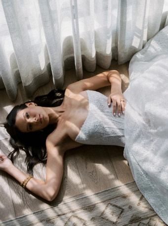 Locket Vera #16159 #3 frontface vertical cropped thumbnail