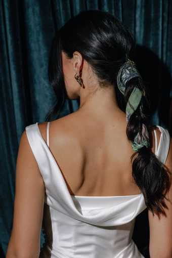 Locket Amaryllis #16220 #10 backface vertical cropped thumbnail