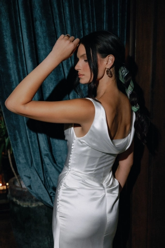 Locket Amaryllis #16220 #11 backface vertical cropped thumbnail