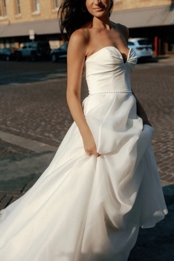 Locket Peony #16234 #6 frontface vertical cropped thumbnail