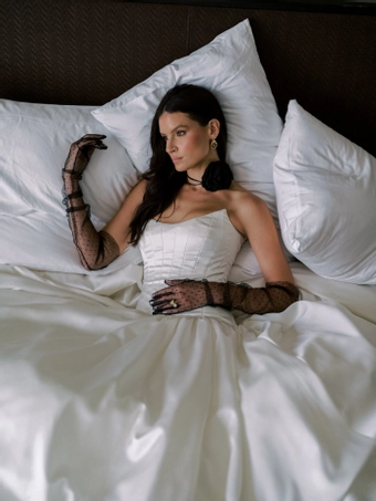 Locket Lark #16237 #6 frontface vertical cropped thumbnail