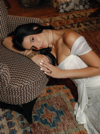 Locket Freesia #16740 #3 frontface vertical cropped thumbnail