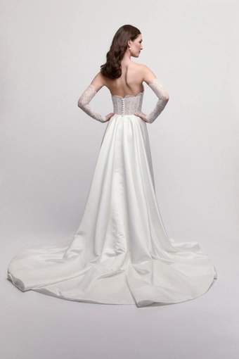 Locket Aster with Sleeves #16744 #6 default backface vertical thumbnail