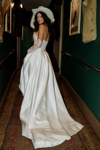 Locket Aster with Sleeves #16744 #7 backface vertical thumbnail