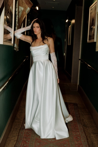 Locket Aster with Sleeves #16744 #0 default frontface vertical thumbnail