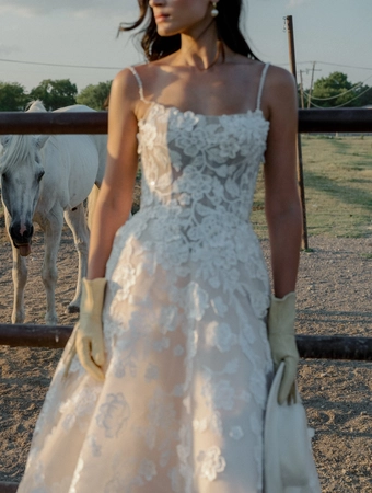 Locket Orchid #16749 #16 frontface vertical cropped thumbnail