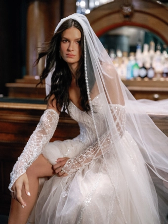 Locket Arista with Sleeves #16805 #12 frontface vertical cropped thumbnail