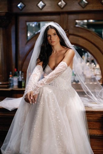 Locket Arista with Sleeves #16805 #13 frontface vertical cropped thumbnail