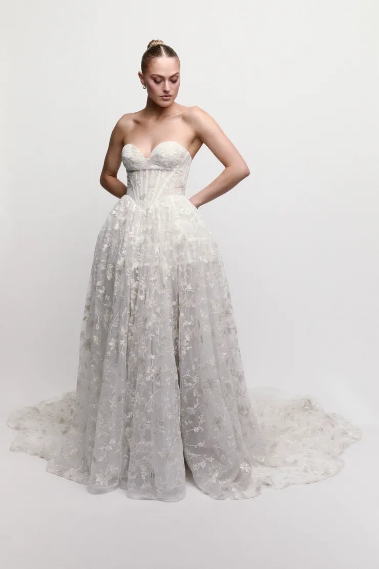 Watters Annemieke with Pannier 61108B #1 frontface vertical picture