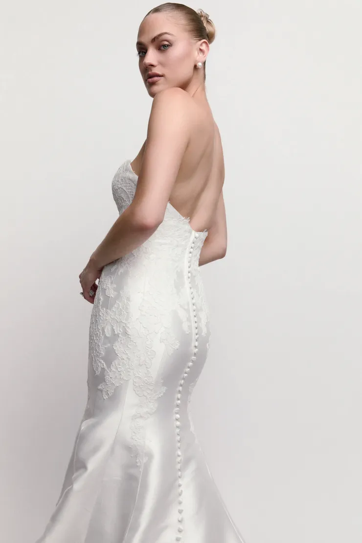 Watters Corine 61109B #6 backface vertical cropped picture